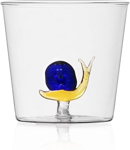 Vaso de cristal de diseño italiano, con figuras en el interior.