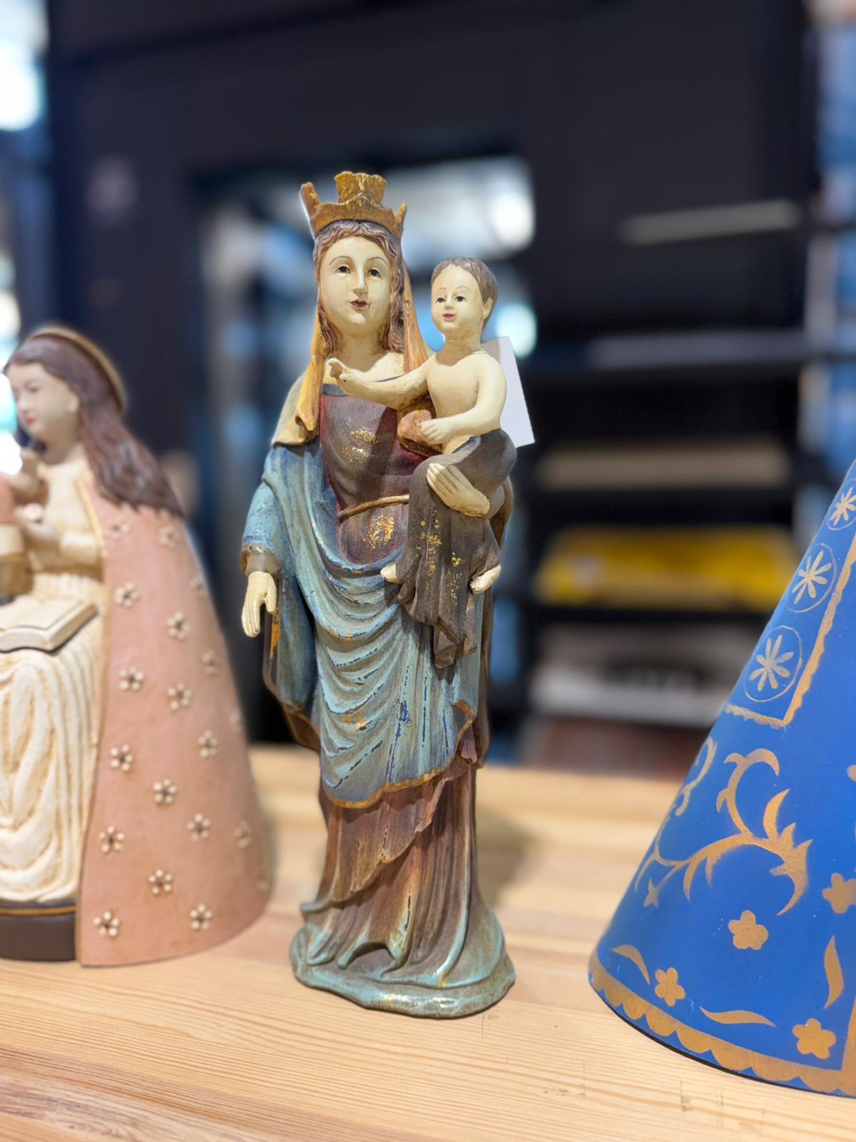 Virgen Madre con Niño – Figura en madera policromada 13x9x31cm